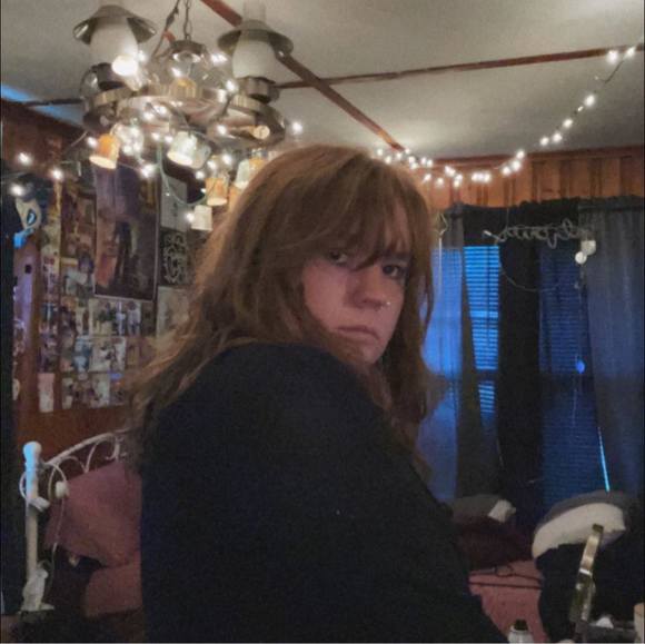 Meet your Posher, Alivia - Picture 1 of 1